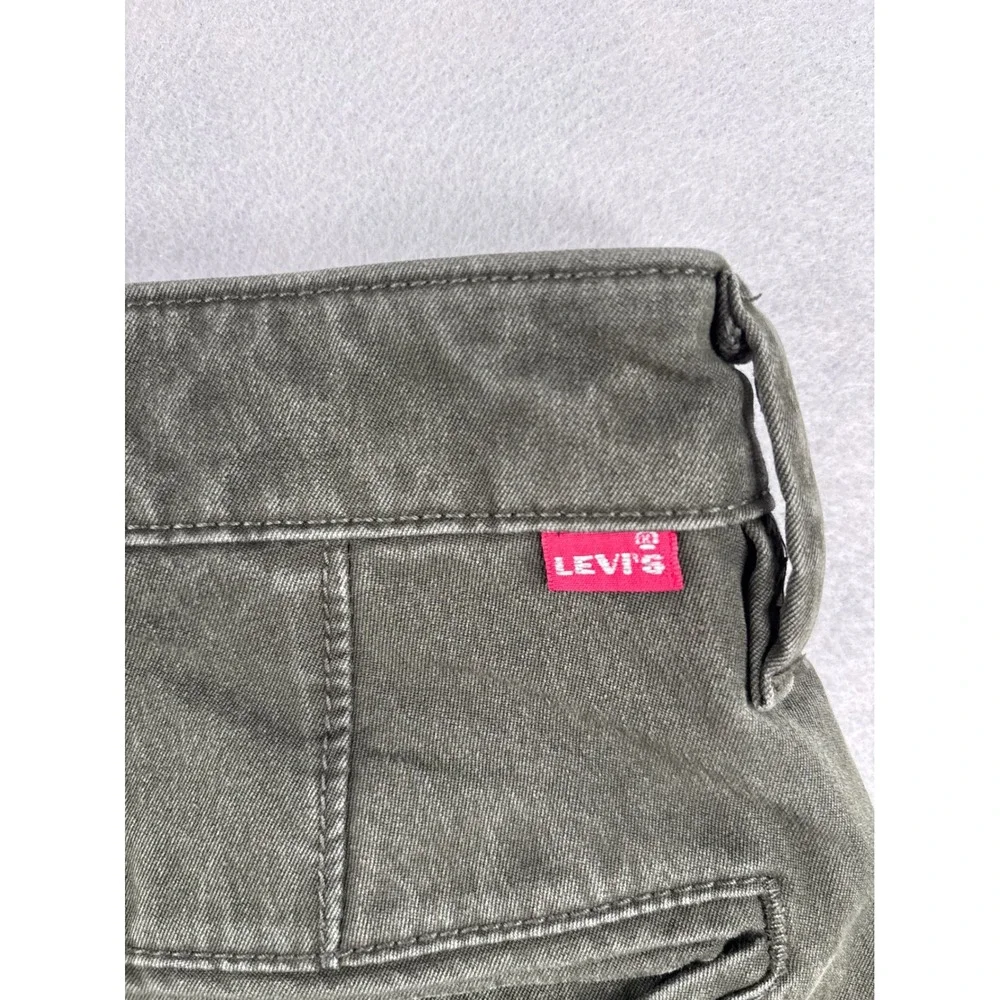 Levis Premium Performance Chino Pants Mens 32x30 Olive Green Slim Fit 57776-0001